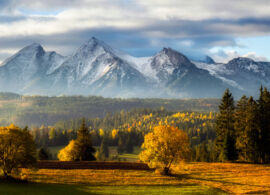 Beautiful autumn landscape of Tatry mountains - panorama
